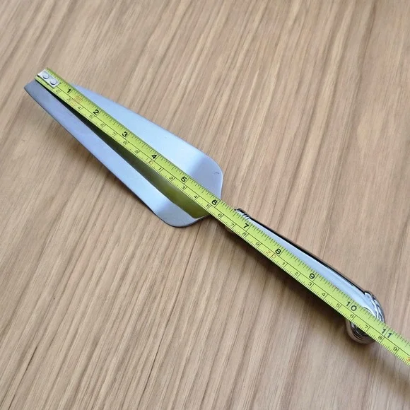 Kirk Stieff WILLIAMSBURG ROYAL SHELL Pie and Cake Server Pistol Handle Stainless - Picture 10 of 14